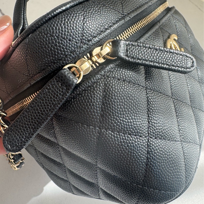 chanel AS3171黑荔枝淡金雙C方型化妝箱包-14