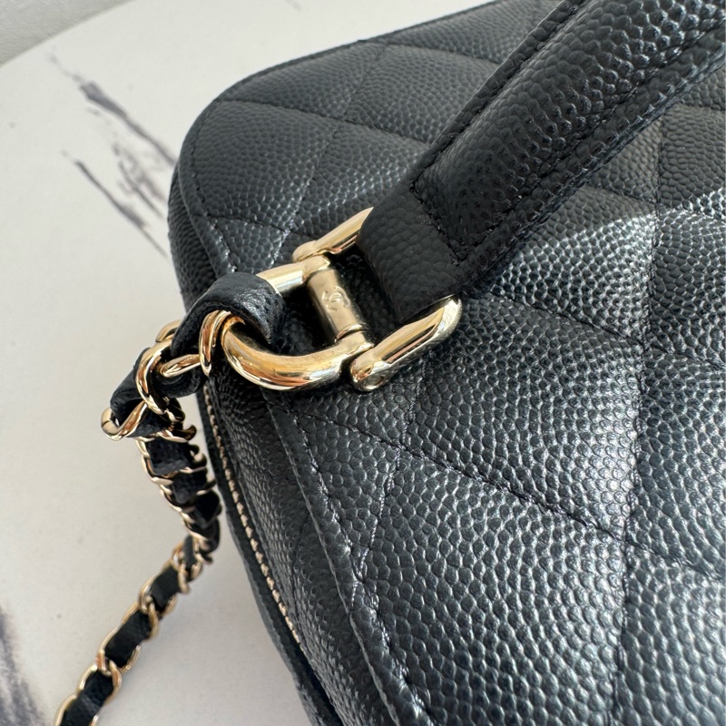 chanel AS3171黑荔枝淡金雙C方型化妝箱包-26