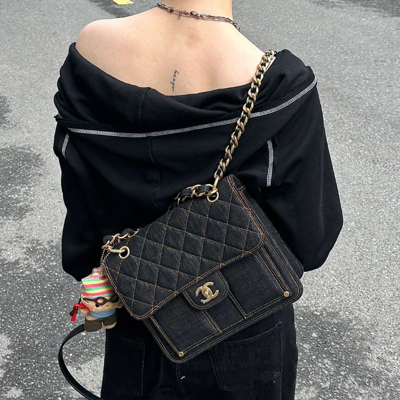 CHANEL 23S丹寧豆腐小書包-0