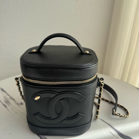 chanel黑皮革大雙C直立手提兩用化妝包