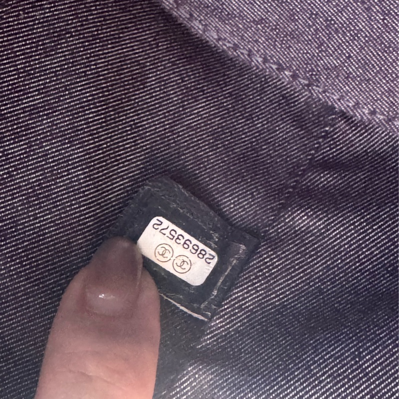 chanel黑皮革大雙C直立手提兩用化妝包-20