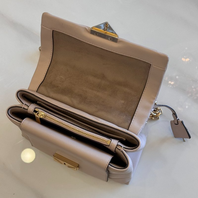 *SHIHNA名牌精品* Michael Kors Cece 裸粉 絎縫皮革肩背包-6