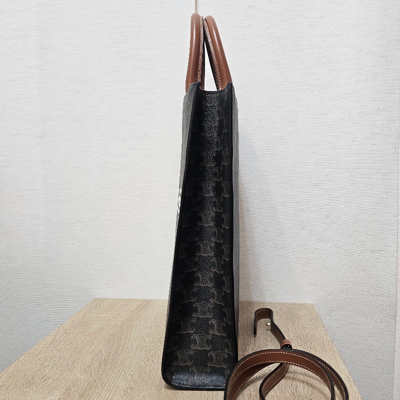 [專櫃價5折入手❣️耐看包款] Celine凱旋門老花手提肩斜背琴譜包-1