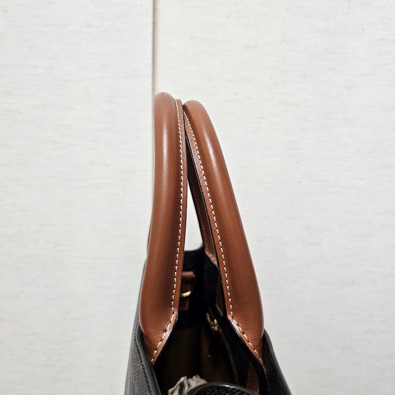 [專櫃價5折入手❣️耐看包款] Celine凱旋門老花手提肩斜背琴譜包-2