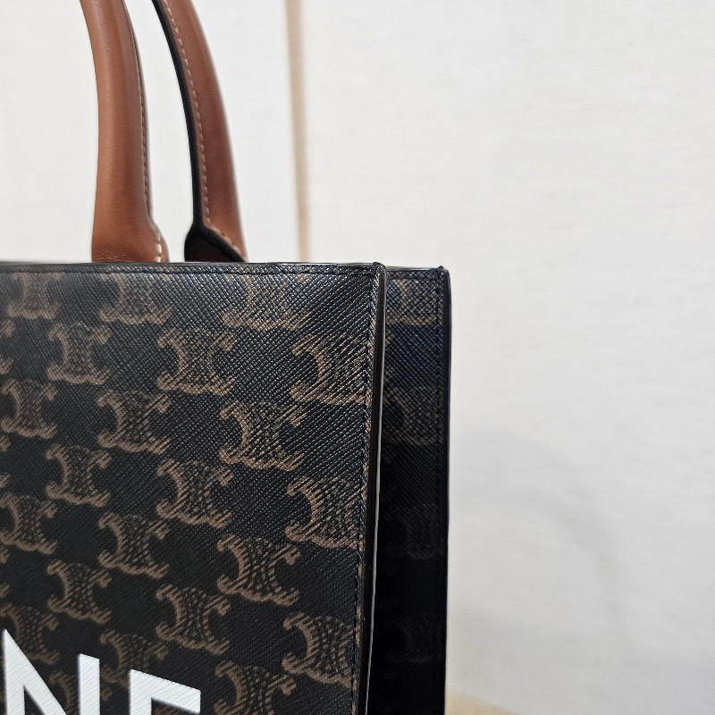 [專櫃價5折入手❣️耐看包款] Celine凱旋門老花手提肩斜背琴譜包-11