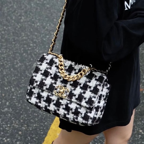 Chanel 19bag小號黑白千鳥格26*17*7 99新配件塵袋保卡