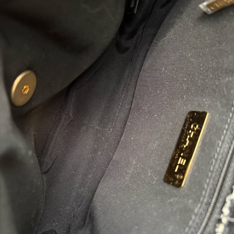 Chanel 19bag小號黑白千鳥格26*17*7 99新配件塵袋保卡-2