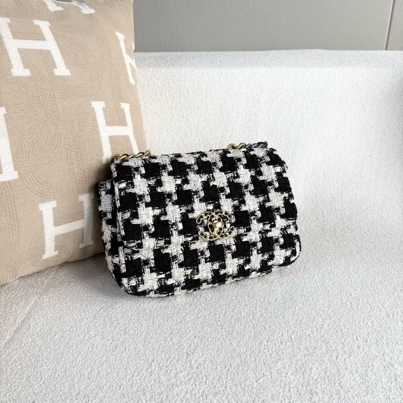 Chanel 19bag小號黑白千鳥格26*17*7 99新配件塵袋保卡-5