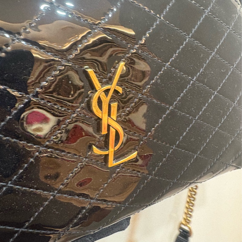 ysl 漆皮牛皮黑金貝殼包-1