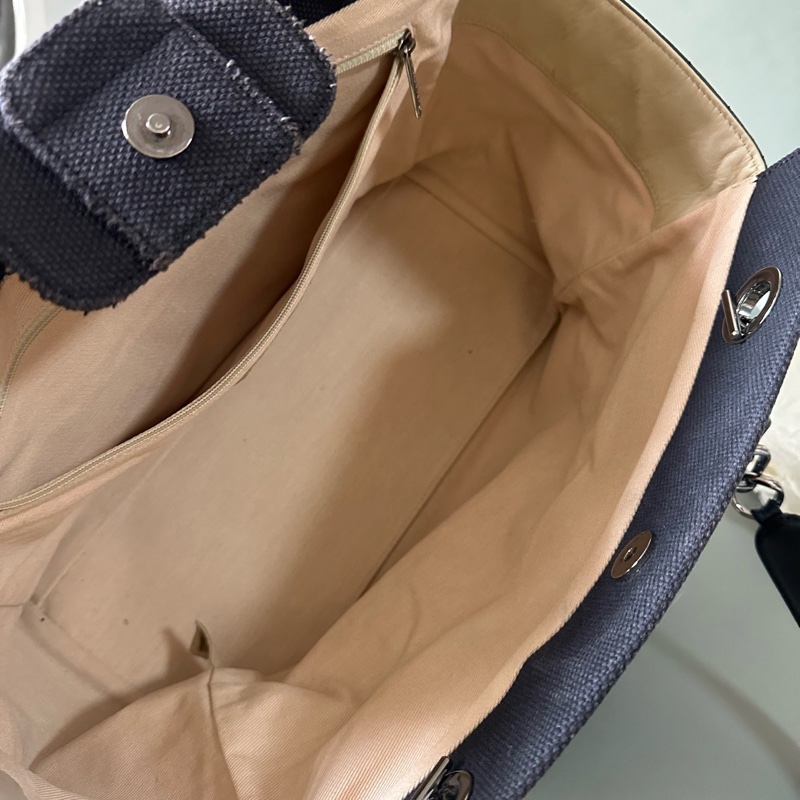 Chanel流浪包，黑銀網袋手提款，容量超大，抵到爛筍盤！-7