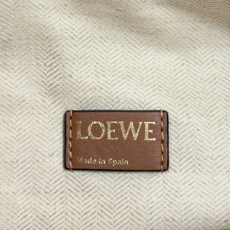 LOEWE Cubi 肩背包-17