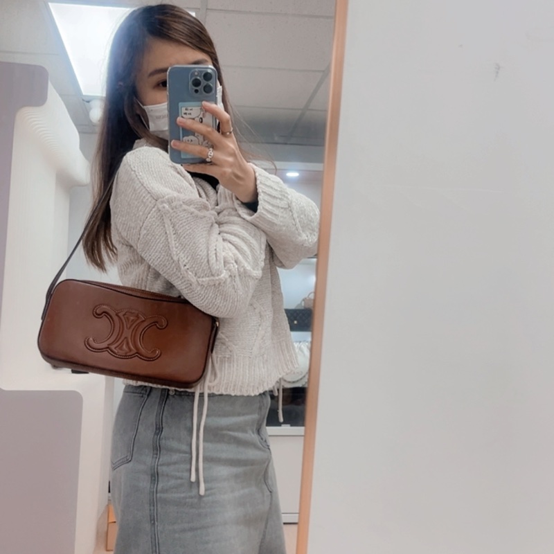 Celine triomphe 全皮凱旋門腋下包/相機包-12