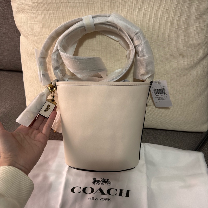 Coach DAKOTA 16 水桶包 -白色 ✨全新吊牌未拆✨-1