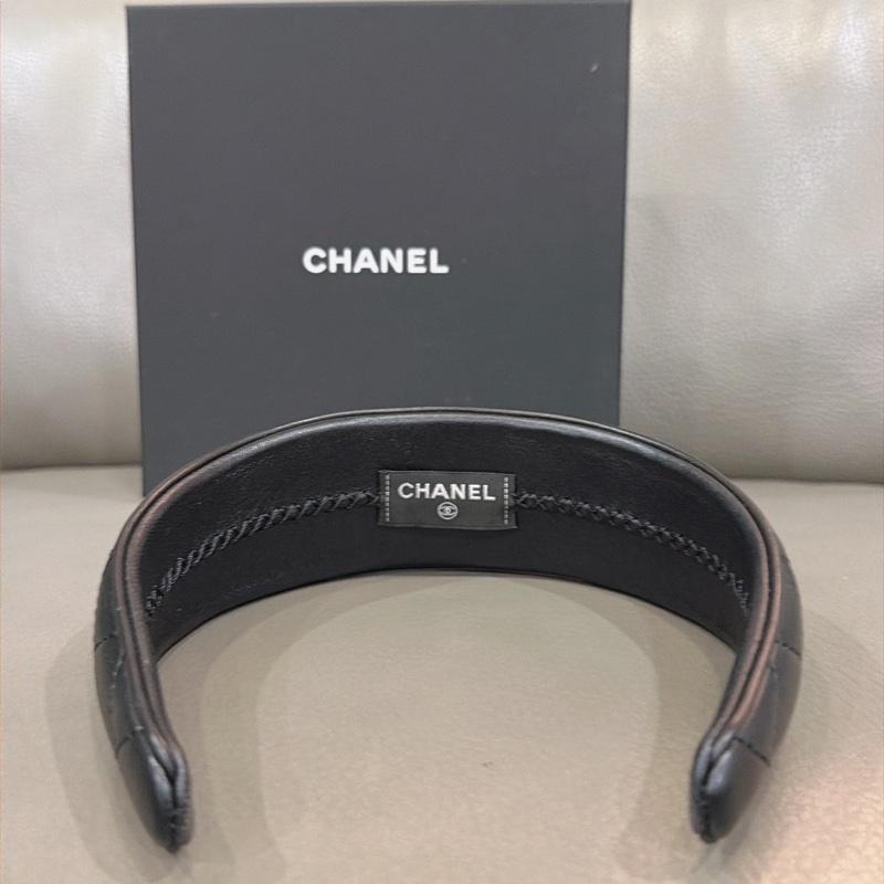 香奈兒寬版皮革髮箍-5
