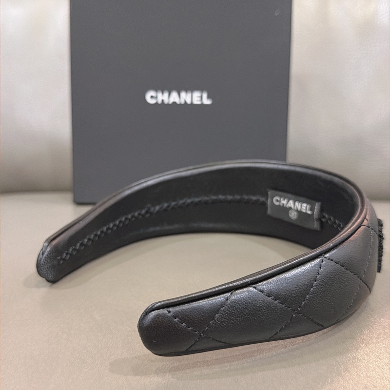香奈兒寬版皮革髮箍-6