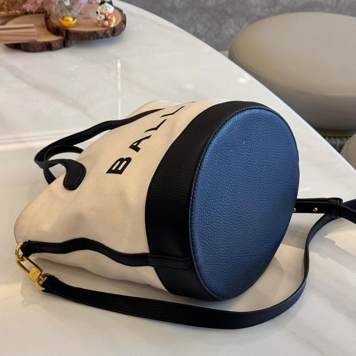 *SHIHNA名牌精品* Bally Bar 帆布 牛皮水桶包-5
