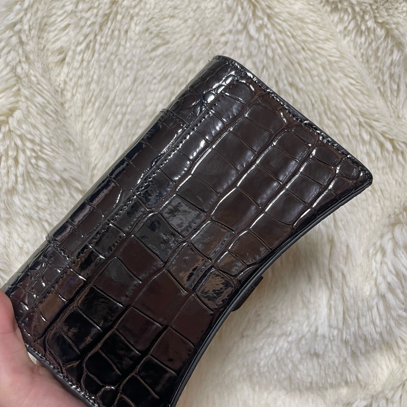 巴黎世家鱷魚壓紋黑woc 側背包-4