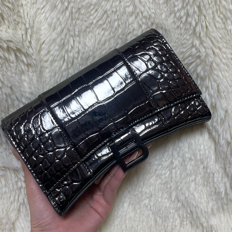 巴黎世家鱷魚壓紋黑woc 側背包-5