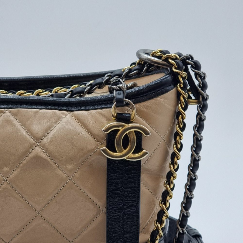 【包稅】CHANEL Gabrielle Hobo Bag 米色 CHB061238-2