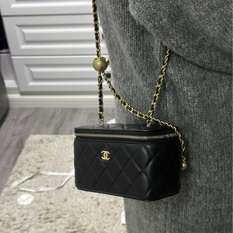 超🔥人氣款😍99新🈶購證😍Chanel黑金菱格紋金球長盒子斜背包單肩包