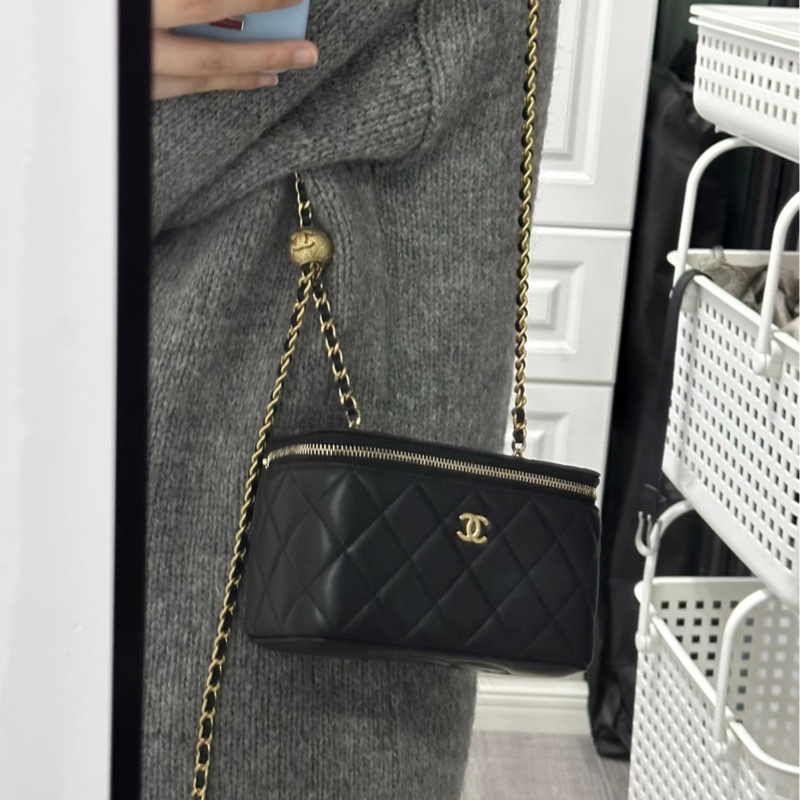 超🔥人氣款😍99新🈶購證😍Chanel黑金菱格紋金球長盒子斜背包單肩包-1