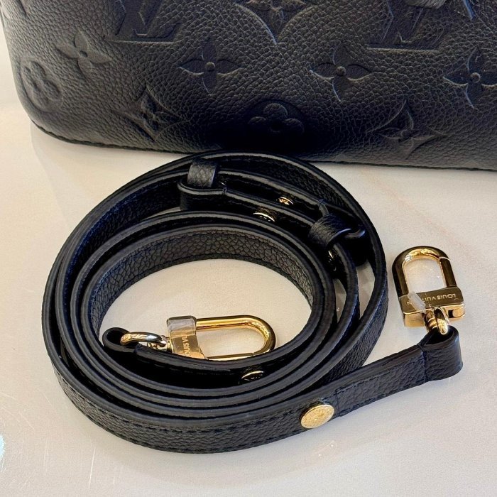 *SHIHNA名牌精品* LV M45256 NéoNoé MM 黑牛皮壓紋水桶包-3
