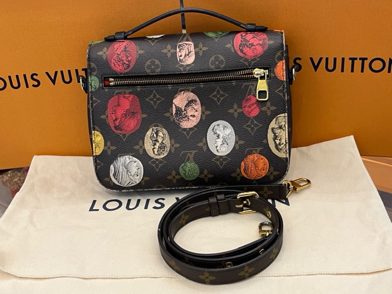 LV POCHETTE METIS手袋郵差包 斜挎包 限量徽章 超級稀有-1