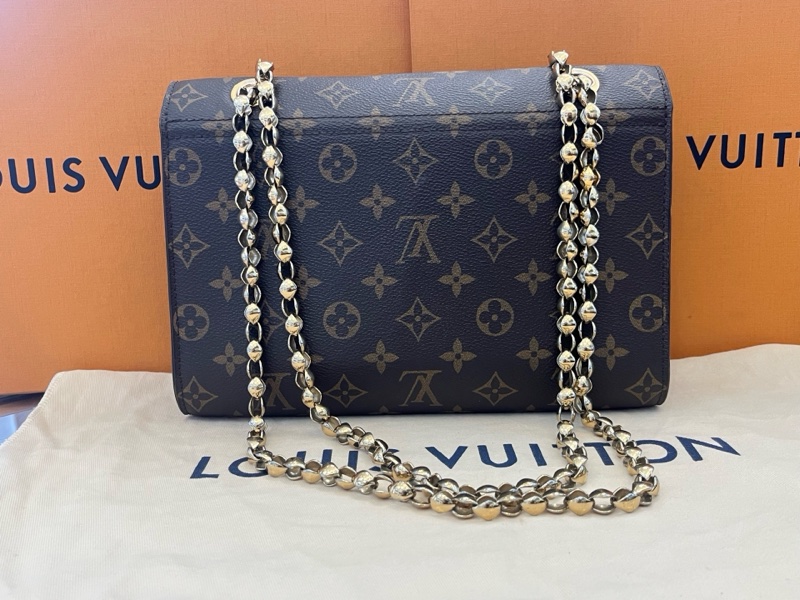 Lv 路易威登Victoire 維多利亞 黑色牛皮拼老花 尺寸約27*17*10-1