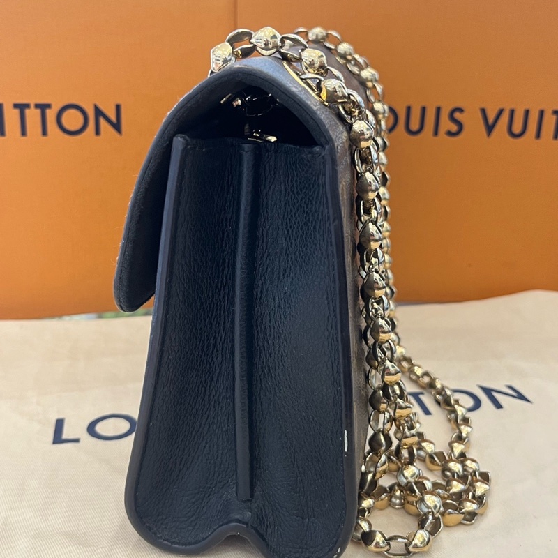 Lv 路易威登Victoire 維多利亞 黑色牛皮拼老花 尺寸約27*17*10-2