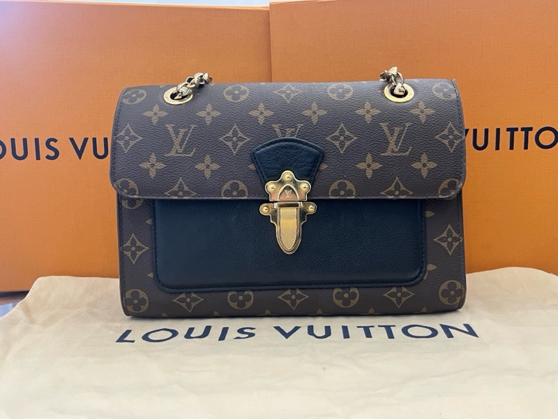 Lv 路易威登Victoire 維多利亞 黑色牛皮拼老花 尺寸約27*17*10-8