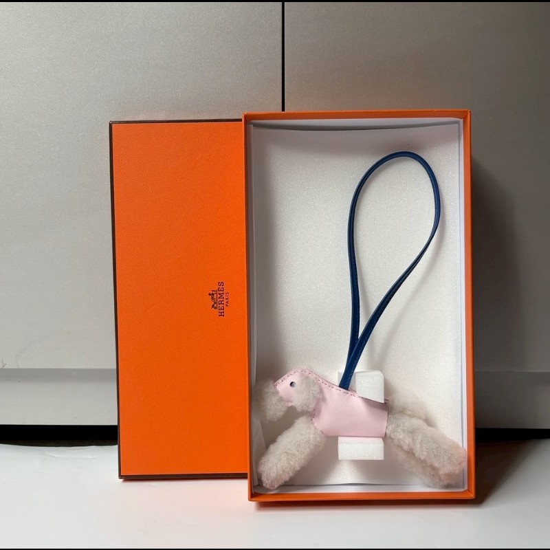 Hermes budy 粉色皮革狗狗吊飾-0