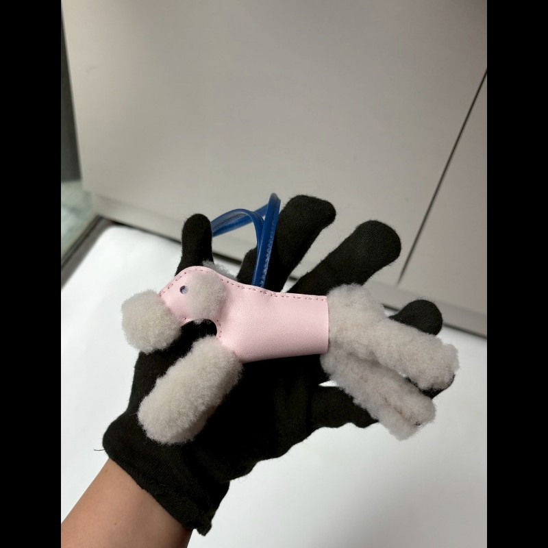 Hermes budy 粉色皮革狗狗吊飾-4