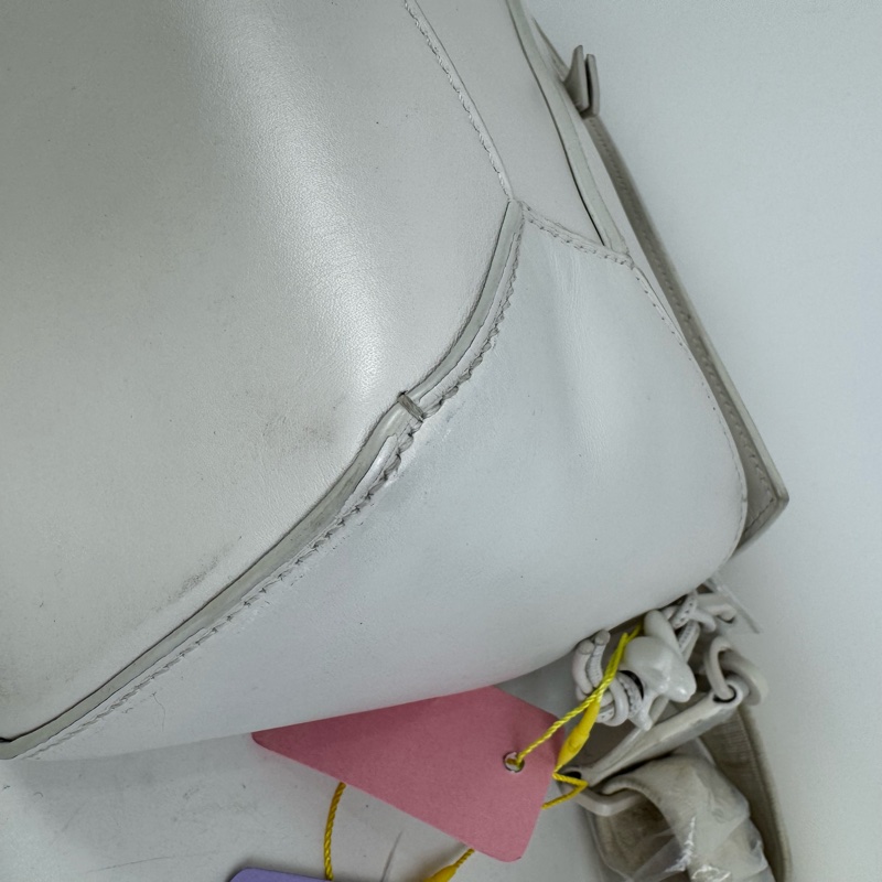 Loewe 中號 白puzzle寬肩帶經典款-5