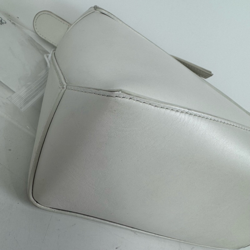 Loewe 中號 白puzzle寬肩帶經典款-6