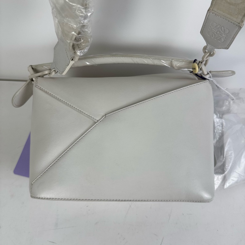 Loewe 中號 白puzzle寬肩帶經典款-10