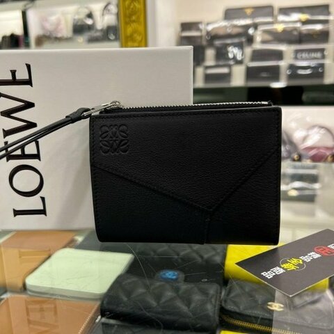 東區正精品㊣LOEWE PUZZLE C510W73X08 全新黑色牛皮拼接全皮對開銀釦拉鍊釦子短夾 RZ6160