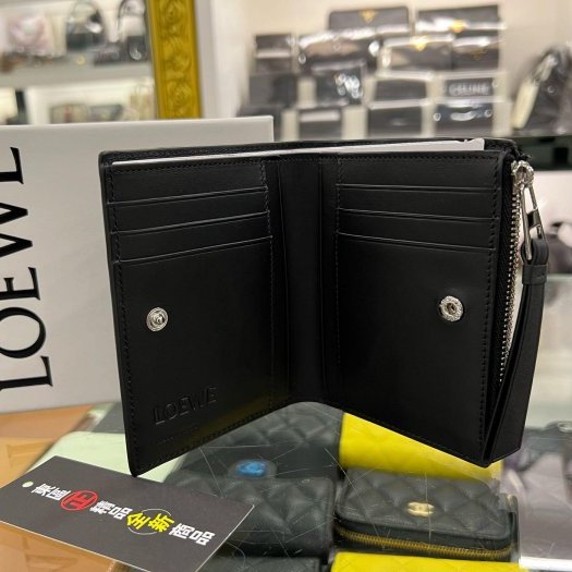 東區正精品㊣LOEWE PUZZLE C510W73X08 全新黑色牛皮拼接全皮對開銀釦拉鍊釦子短夾 RZ6160-1