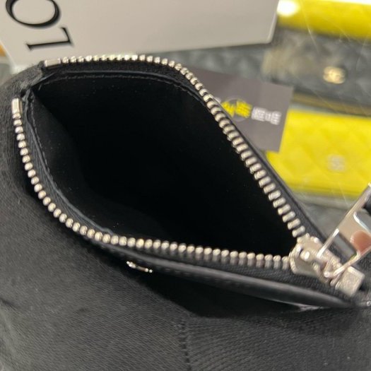 東區正精品㊣LOEWE PUZZLE C510W73X08 全新黑色牛皮拼接全皮對開銀釦拉鍊釦子短夾 RZ6160-4