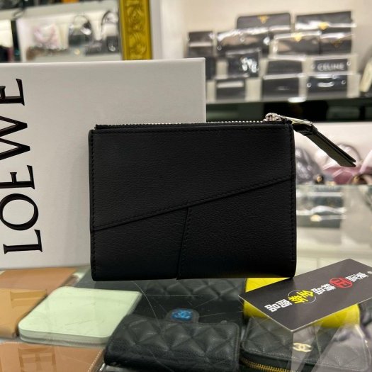 東區正精品㊣LOEWE PUZZLE C510W73X08 全新黑色牛皮拼接全皮對開銀釦拉鍊釦子短夾 RZ6160-5