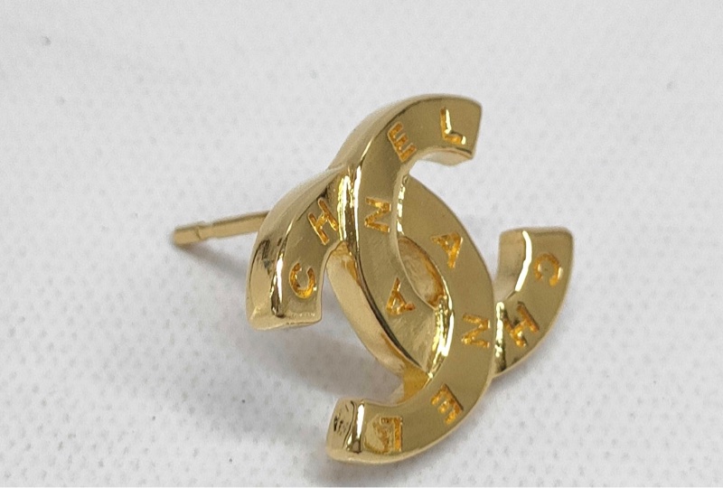 CHANE香奈兒經典雙C復古金「滿版刻字」耳環-2