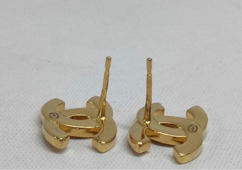 CHANE香奈兒經典雙C復古金「滿版刻字」耳環-3