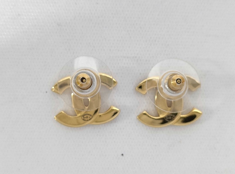 CHANE香奈兒經典雙C復古金「滿版刻字」耳環-4