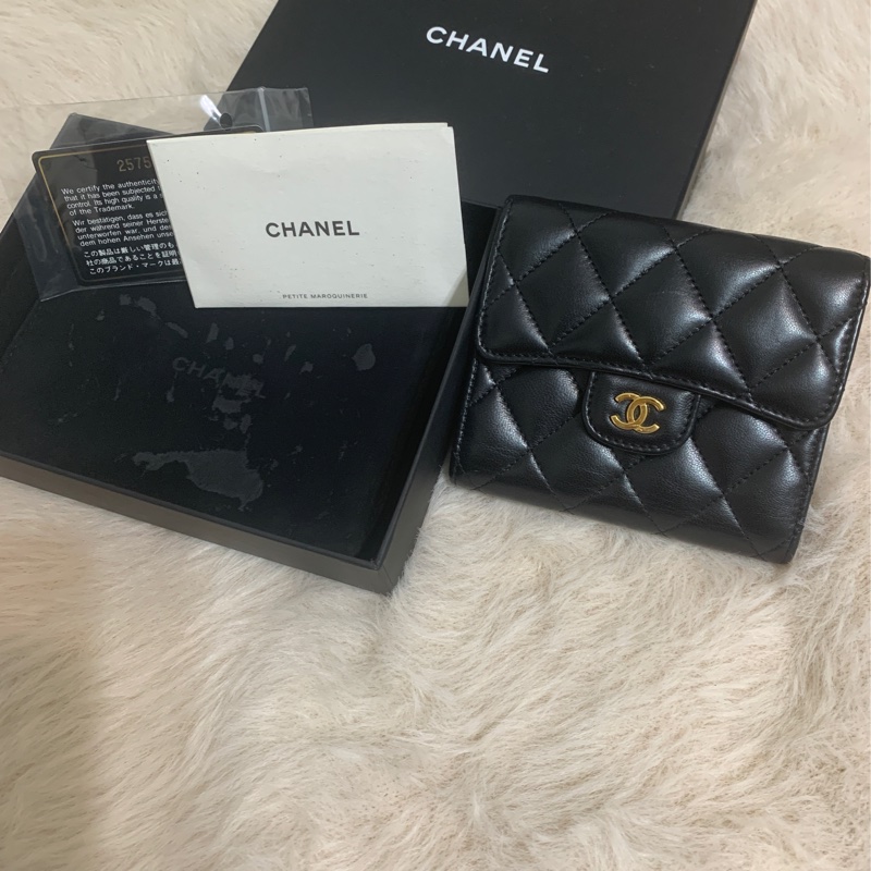 Chanel黑金三折短夾-16