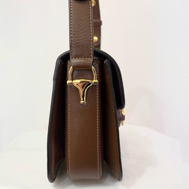 駝色牛皮1955中號掀蓋斜背包-3