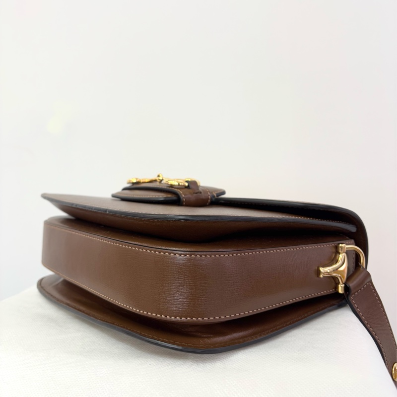 駝色牛皮1955中號掀蓋斜背包-6