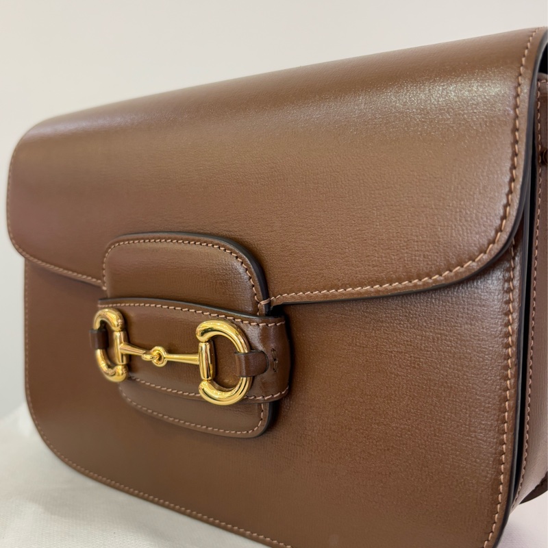 駝色牛皮1955中號掀蓋斜背包-10