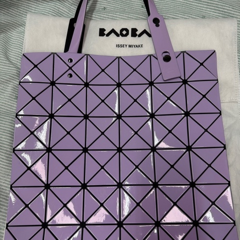 BAO BAO 6x6亮面 薰衣草紫 三宅一生手提包
