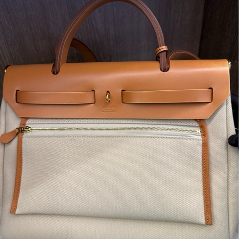 98新Hermes愛馬仕 Herbag31 金棕/自然色牛皮拼8L冰川白帆布銀扣外縫  輕微使用痕跡