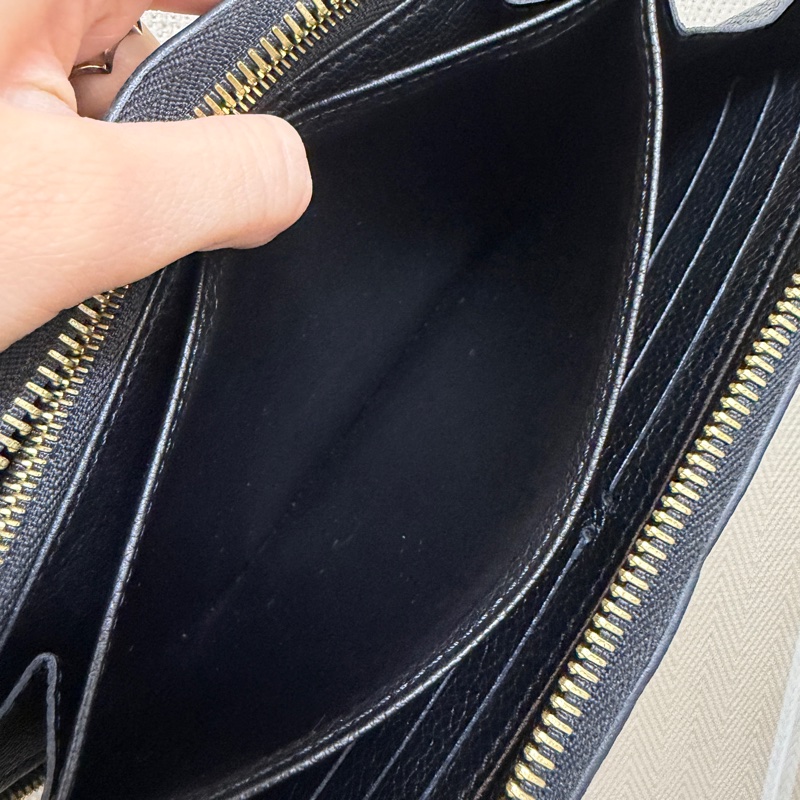 LV 黑牛皮壓紋金釦ㄇ拉12卡長夾M61864-11