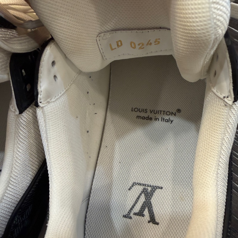 LV 白牛皮壓紋黑灰丹寧Trainer運動鞋1A9JG9-7